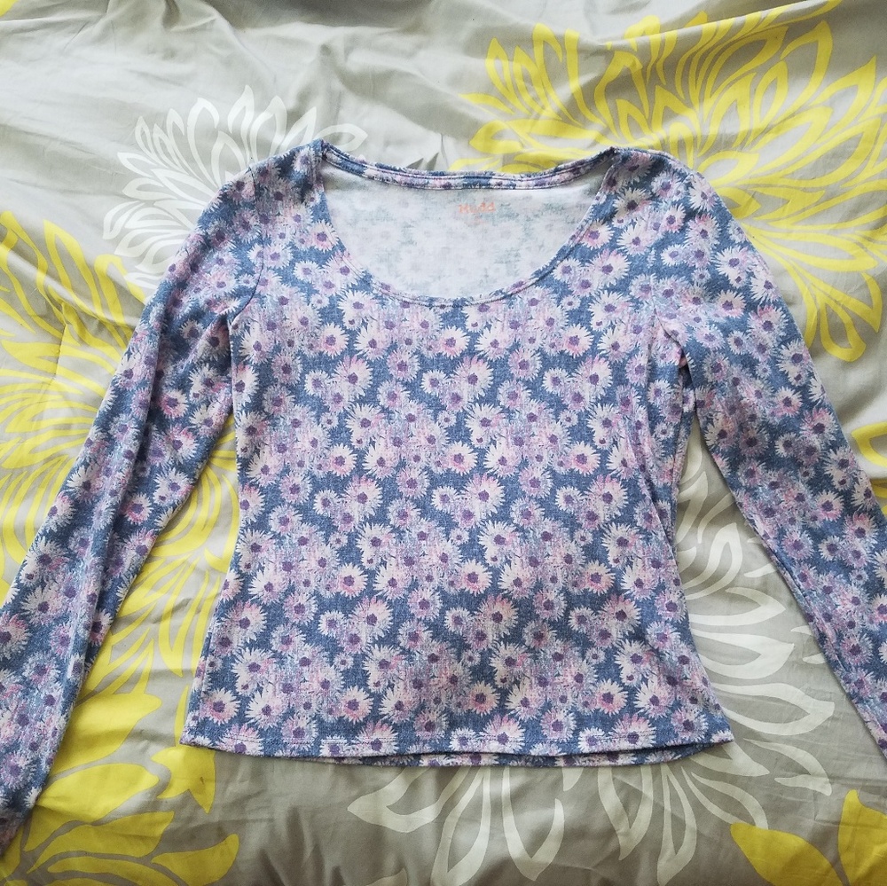 Juniors Long sleeved crop top